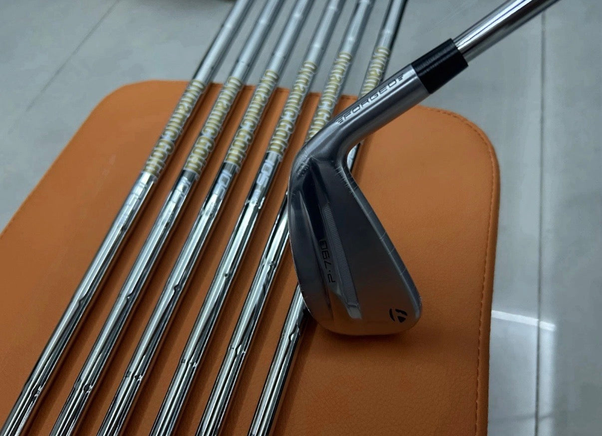 Taylormade P790 Iron Set